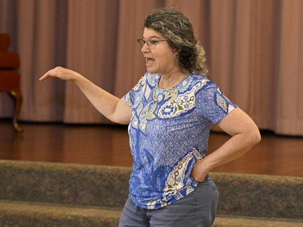 AMA w- Rabbi Julie-08